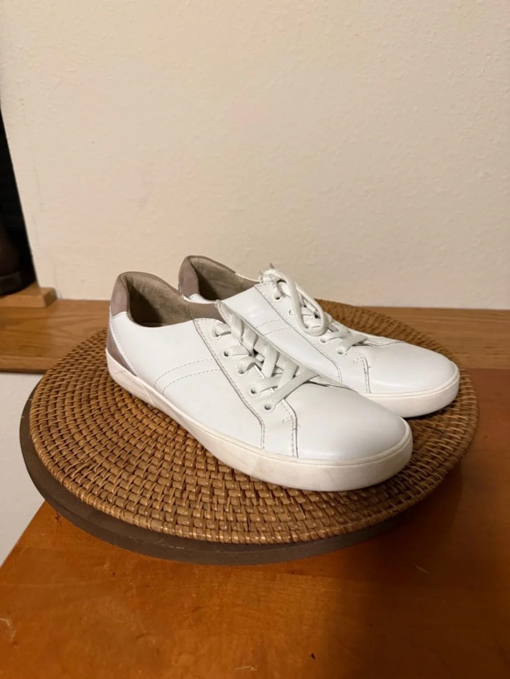Naturalizer women’s white